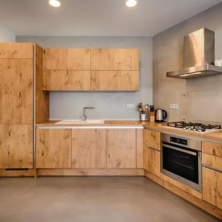 Pula Sleeps 8 With Pool Air Con And Wifi Vila